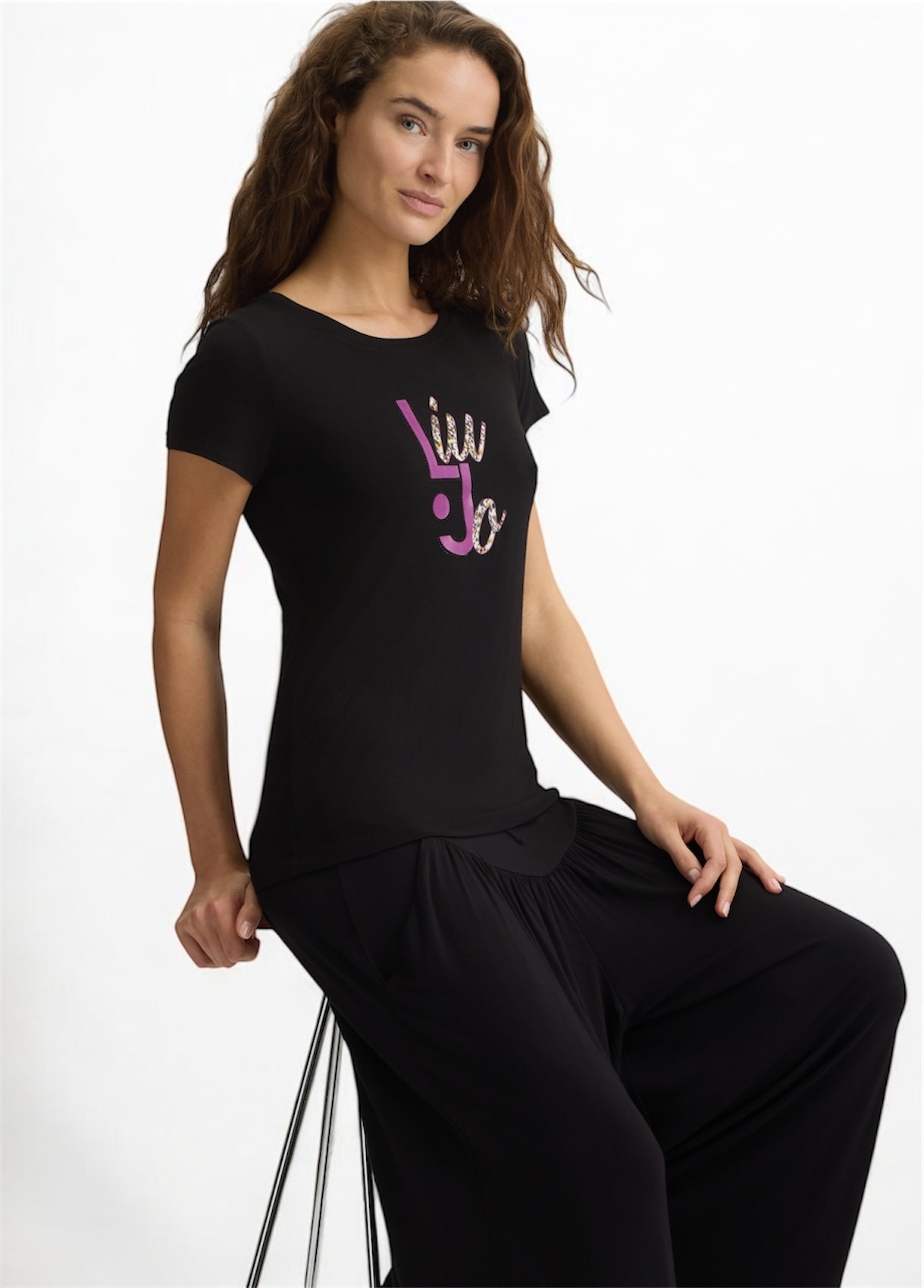 LIU JO VA5226JS360 T-shirt ecosostenibile nero logo fantasia - immagine 4