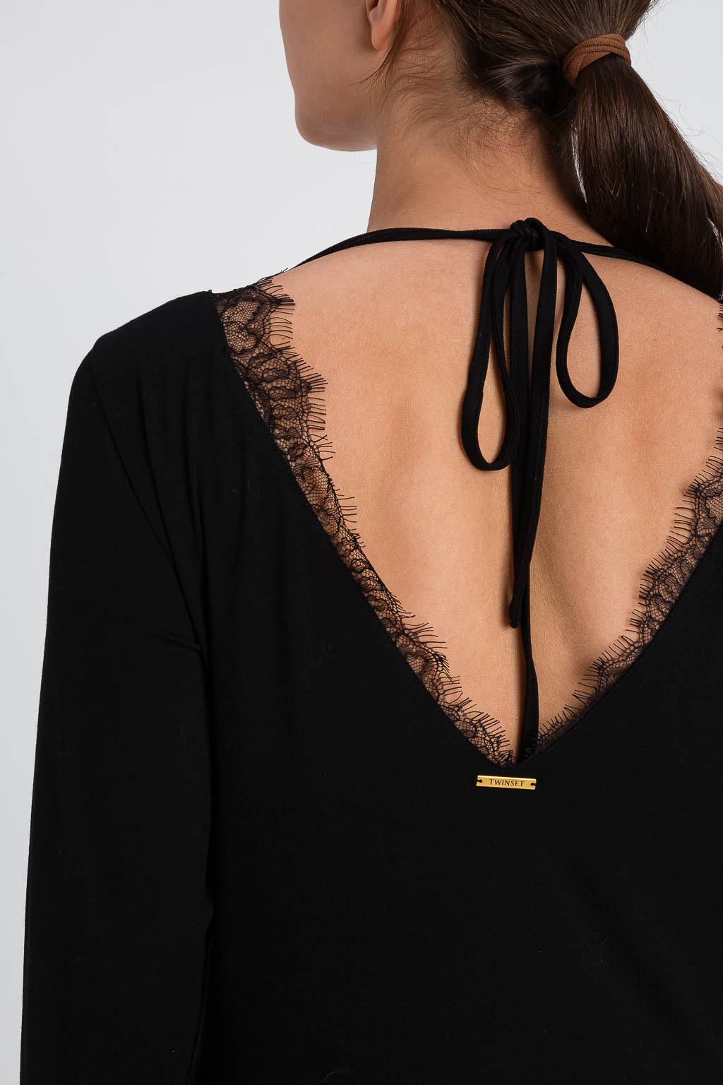 Maglia Twinset con scollo posteriore e pizzo – Nero - immagine 3